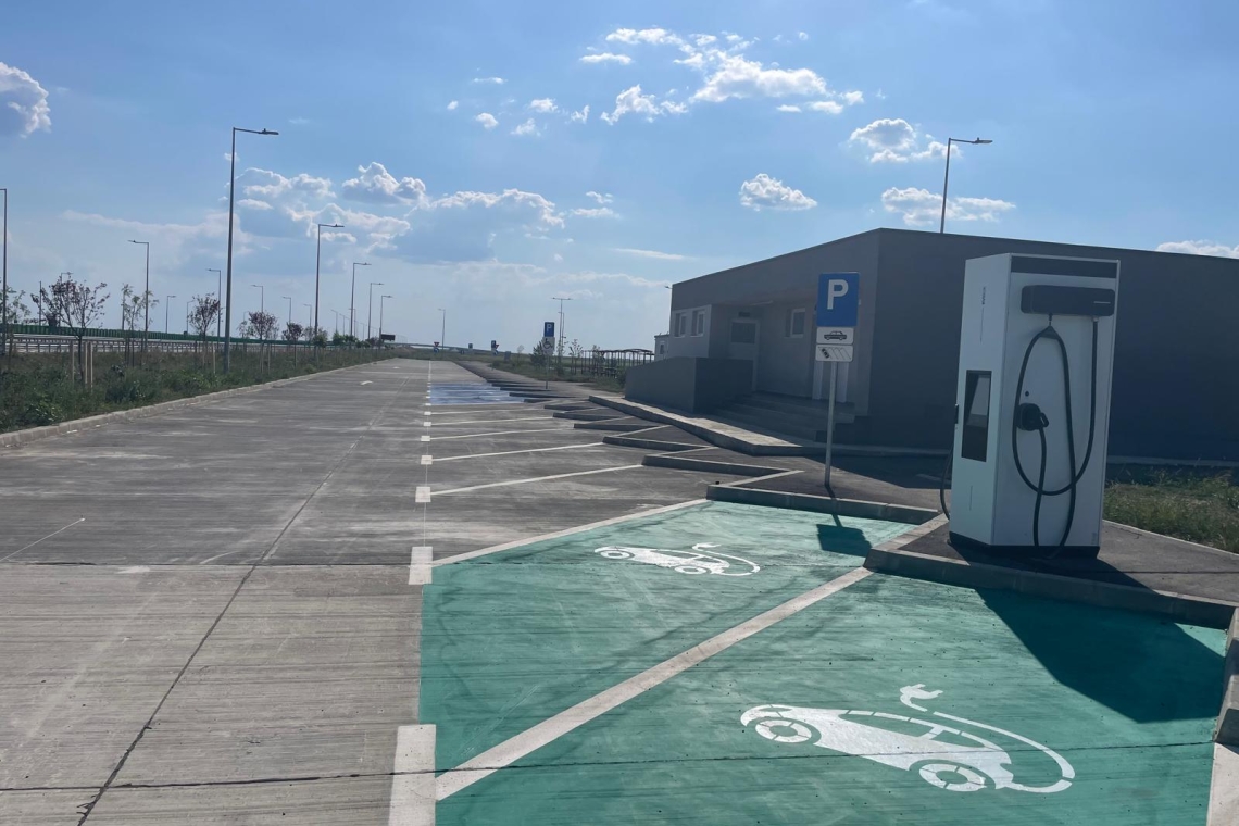 Vești bune pentru șoferi: toaletele din mai multe spații de servicii de pe Autostrada A7 au fost deschise