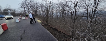 Alunecare de teren pe Bulevardul Carol I din Câmpina. Președintele CJ: ”Siguranța cetățenilor rămâne prioritatea absolută”