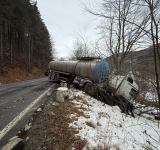 Trafic dirijat pe DN1A, în zona Măneciu-Cheia, după un accident cu o autocisternă