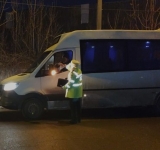 Controale ale polițiștilor locali în Ploiești. Amenzi de aproape 150.000 de lei pentru transport ilegal și camioane peste tonaj