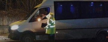 Controale ale polițiștilor locali în Ploiești. Amenzi de aproape 150.000 de lei pentru transport ilegal și camioane peste tonaj