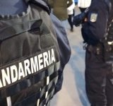 Tânăr de 19 ani, depistat de jandarmi cu substanțe suspecte, în centrul Ploieștiului