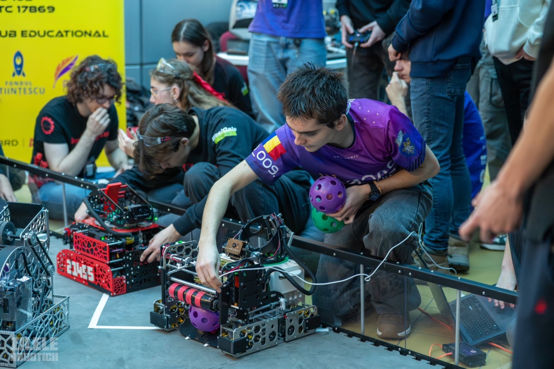 Spectacol de tehnologie la Ploiești, weekendul viitor! Meciuri între roboți și demonstrații live, la Sala Sporturilor Olimpia