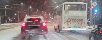 Primăria Ploiești, amendată după producerea unui accident, în apropiere de centrul orașului. Motivul: ”neasigurarea stării de viabilitate a drumului”