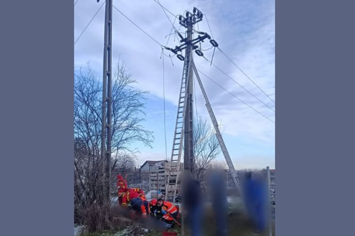 IPJ Prahova a deschis dosar penal după accidentul în care doi bărbați s-au electrocutat, la Strejnicu, în timp ce efectuau lucrări la rețeaua electrică
