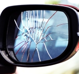 Bărbat de 30 de ani, identificat de polițiști după ce a provocat distrugeri unor autoturisme în Ploiești