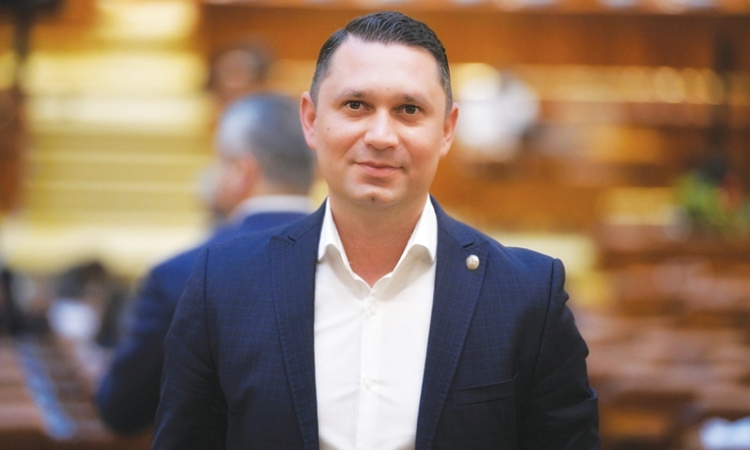 Reacții politice după intrarea României în recesiune tehnică. Bogdan Toader (PSD Prahova): „În această direcție, nu mai putem continua! Începem evaluarea politică a prim-ministrului României”