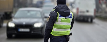 Trafic intens pe Valea Prahovei. Sunt coloane pe ambele sensuri de mers, iar polițiștii intervin pentru fluidizare