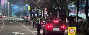 Zeci de filtre rutiere pe drumurile din Prahova, sâmbătă seară