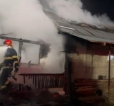 Saivan mistuit de flăcări, la Starchiojd. 150 de oi se aflau în interior, dar au fost scoase la timp