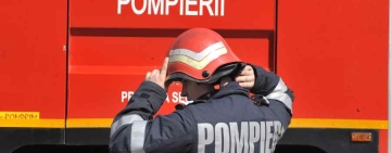 Incendiu la un restaurant din Ploiești. O ladă frigorifică a luat foc