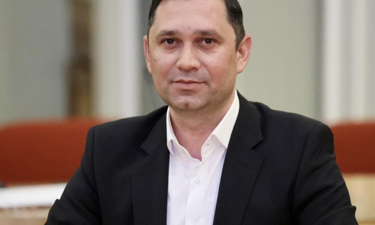 Deszăpezirea din Ploiești, subiect de controverse. Bogdan Toader acuză Primăria că nu și-a achitat datoriile către operator