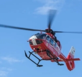 UPDATE | Un angajat care lucra la remedierea unei avarii la rețeaua electrică a intrat în stop cardio-respirator, pe un câmp din Balta Doamnei. Elicopterul SMURD a ajuns la fața locului