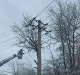 Update / Locuitorii din comuna Dumbrava au rămas din nou în beznă! A picat curentul și pe autostrada A7!