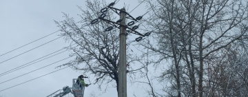 Update / Locuitorii din comuna Dumbrava au rămas din nou în beznă! A picat curentul și pe autostrada A7!