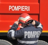 Incendiu într-un service auto din Plopeni 