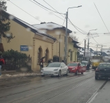 Un tramvai și două autoturisme, implicate într-un accident, aproape de centrul Ploieștiului