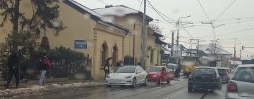 Un tramvai și două autoturisme, implicate într-un accident, aproape de centrul Ploieștiului