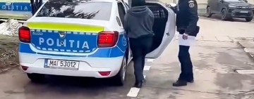 Adolescentă de 15 ani, reținută după ce a înjunghiat o altă fată, în centrul Ploieștiului