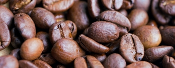 Cafeaua a devenit un lux! Dâmbovițean, prins de polițiști după ce a furat cafea dintr-un magazin din Băicoi