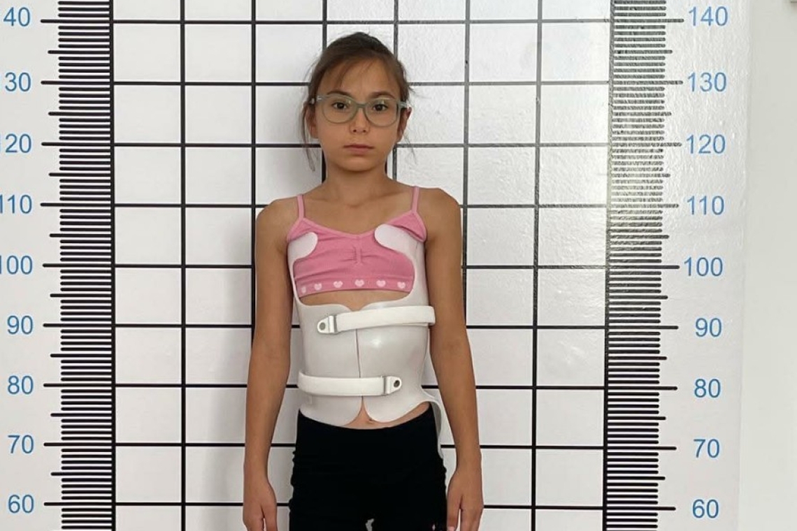 Un diagnostic descoperit întâmplător a schimbat copilăria Evei, o fetiță din Plopeni