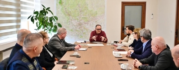 Termene ferme pentru rețeaua de gaze de pe Valea Slănicului. Analiza stadiului proiectului, coordonată de Virgiliu Nanu, președintele CJ