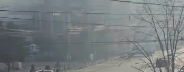 Incendiu la Halele Centrale din Ploiești. Pompierii au intervenit cu mai multe autospeciale