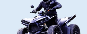 Un bărbat din Azuga a fost reținut după ce a ieșit la plimbare cu un ATV neînmatriculat. Era și băut și nu avea permis