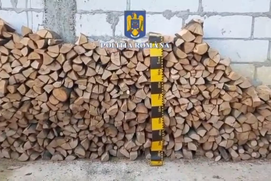 Polițist cercetat într-un dosar de corupție. Ar fi primit material lemnos drept mită