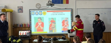 Copiii din comuna Baba Ana, învățați de pompieri cum să reacționeze în situații-limită