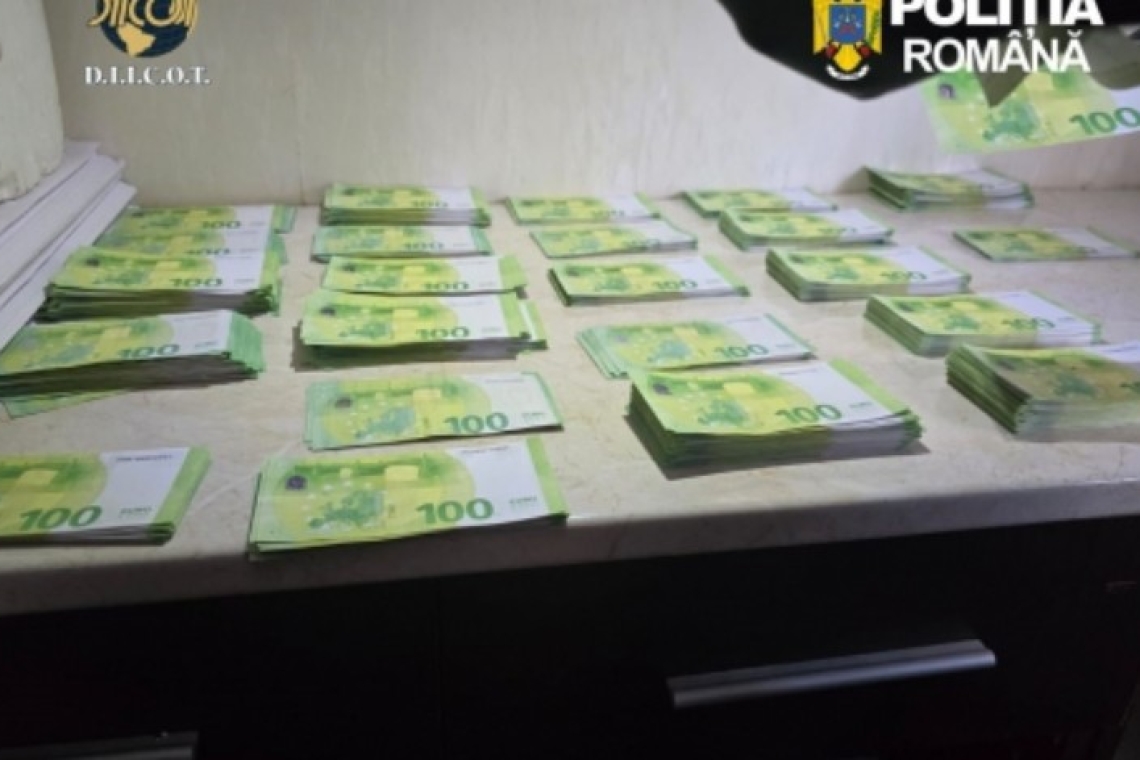 „Fabrica de bani” din Suceava: milioane de euro falși, tipăriți într-o casă în construcție!