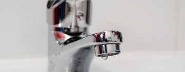 Prefectul Daniel Nicodim solicită ESZ Prahova să nu sisteze livrarea apei potabile către populație