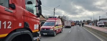Coliziune între un microbuz școlar și un autocamion, în Tărtășești. Patru copii au ajuns la spital