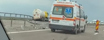 Circulație blocată pe Autostrada A3, după ce o cisternă cu GPL s-a răsturnat. Trafic deviat pe DN1
