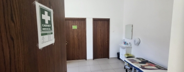 Cabinet medical modern, autorizat la Școala cu clasele I-IV din Azuga