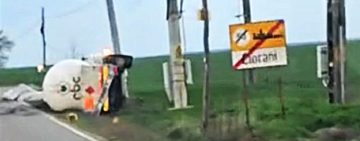 Trafic blocat pe DN1D, după ce o cisternă cu GPL s-a răsturnat la ieșire din Ciorani spre Jilavele