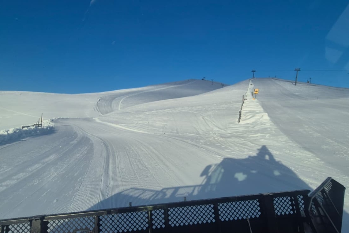De Florii, la schi, în Sinaia! Stare excelentă a pârtiilor din golul alpin
