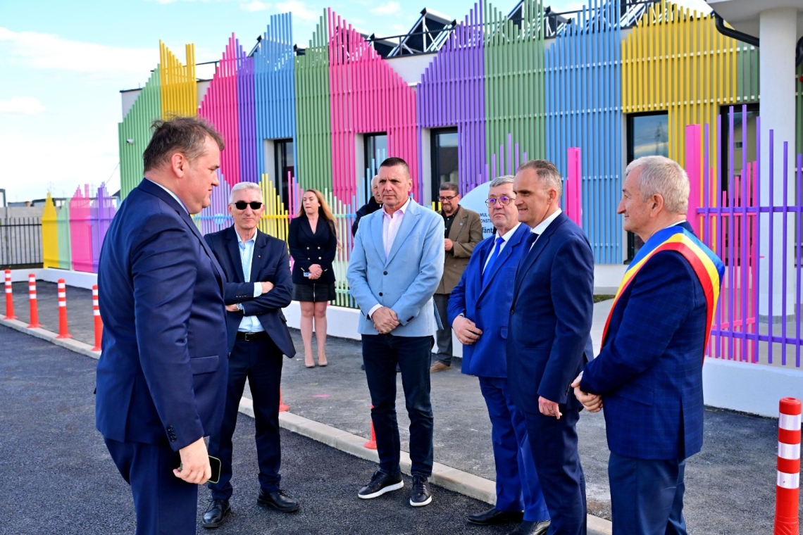 A patra creșă din Prahova realizată prin programul ”Sfânta Ana”, inaugurată în prezența ministrului Dezvoltării și a președintelui Consiliului Județean