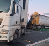 Trafic blocat pe autostrada A3, în zona Dumbrava, după ce două TIR-uri au intrat în coliziune