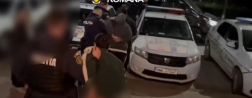 Percheziții și rețineri în Prahova. Mai multe persoane, vizate în două dosare de violențe și scandaluri în plină stradă