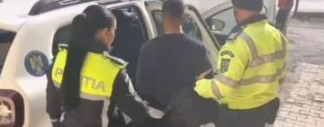 Tânăr reținut după un accident rutier în Sinaia. Conducea fără permis, sub influența alcoolului și cu numere false