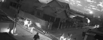 Scandal între mascați și un grup de persoane din Mizil, de Paște