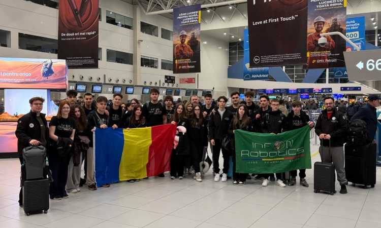 Echipa infO(1)Robotics de la Colegiul I.L. Caragiale din Ploiești a plecat spre Campionatul Mondial FIRST din Houston
