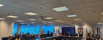 UPDATE | Tensiuni în ședința CL Ploiești pe tema noii organigrame a Primăriei. Dispute privind desființarea Direcției Economice și a Direcției Juridice