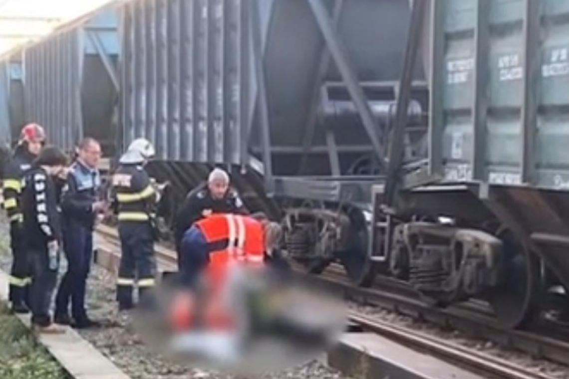 UPDATE | Electrocutat după ce s-a urcat pe un vagon de tren în Gara Bușteni. A fost solicitat elicopterul SMURD