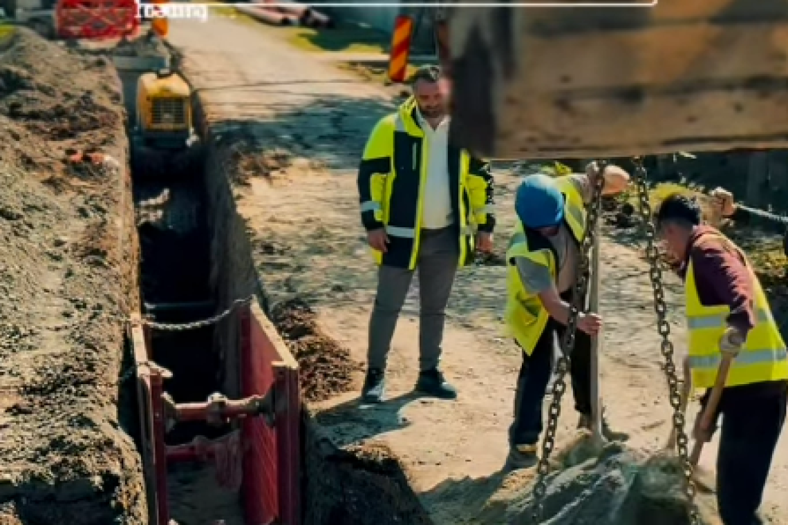 Hidro Prahova | Lucrările la rețeaua de canalizare avansează în Șirna și Poienarii Burchii