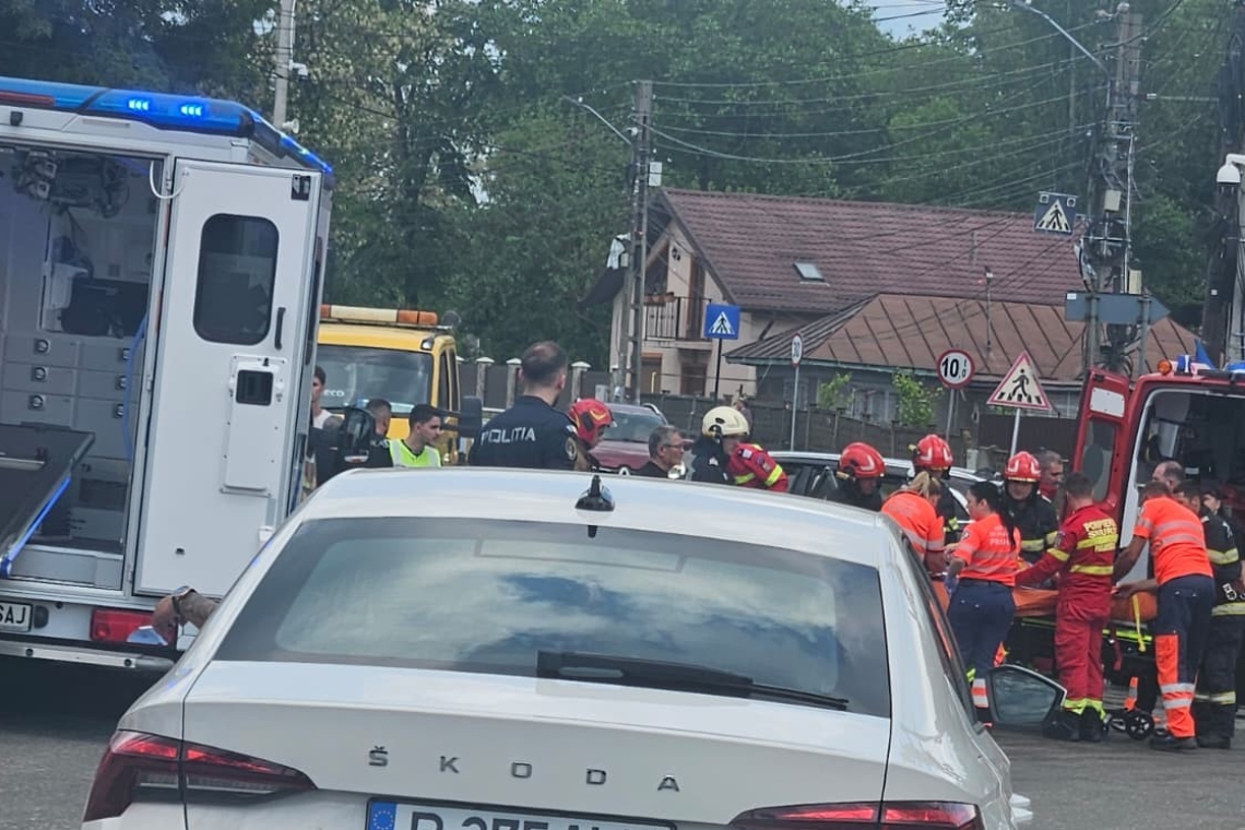 Trei femei, rănite într-un accident produs în fața Primăriei Brazi