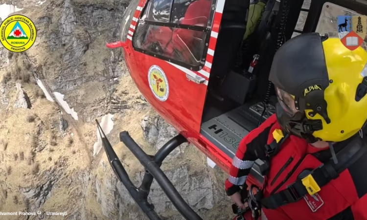 Doi turiști din București au căzut aproximativ 100 de metri din Brâna Mare a Caraimanului. Un bărbat a fost transportat cu elicopterul la spital