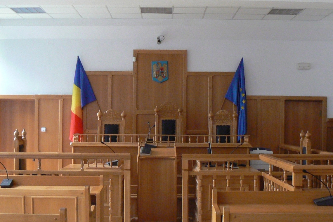Doi tineri, trimiși în judecată pentru omor și tâlhărie calificată într-un caz petrecut acum patru ani în comuna Aluniș. Inculpații erau minori la data faptelor