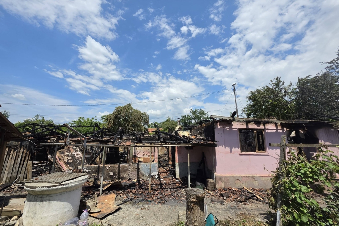 Apeluri la solidaritate în Prahova: o familie din Drăgănești și o bătrână din Colceag au rămas fără locuințe în urma unor incendii devastatoare